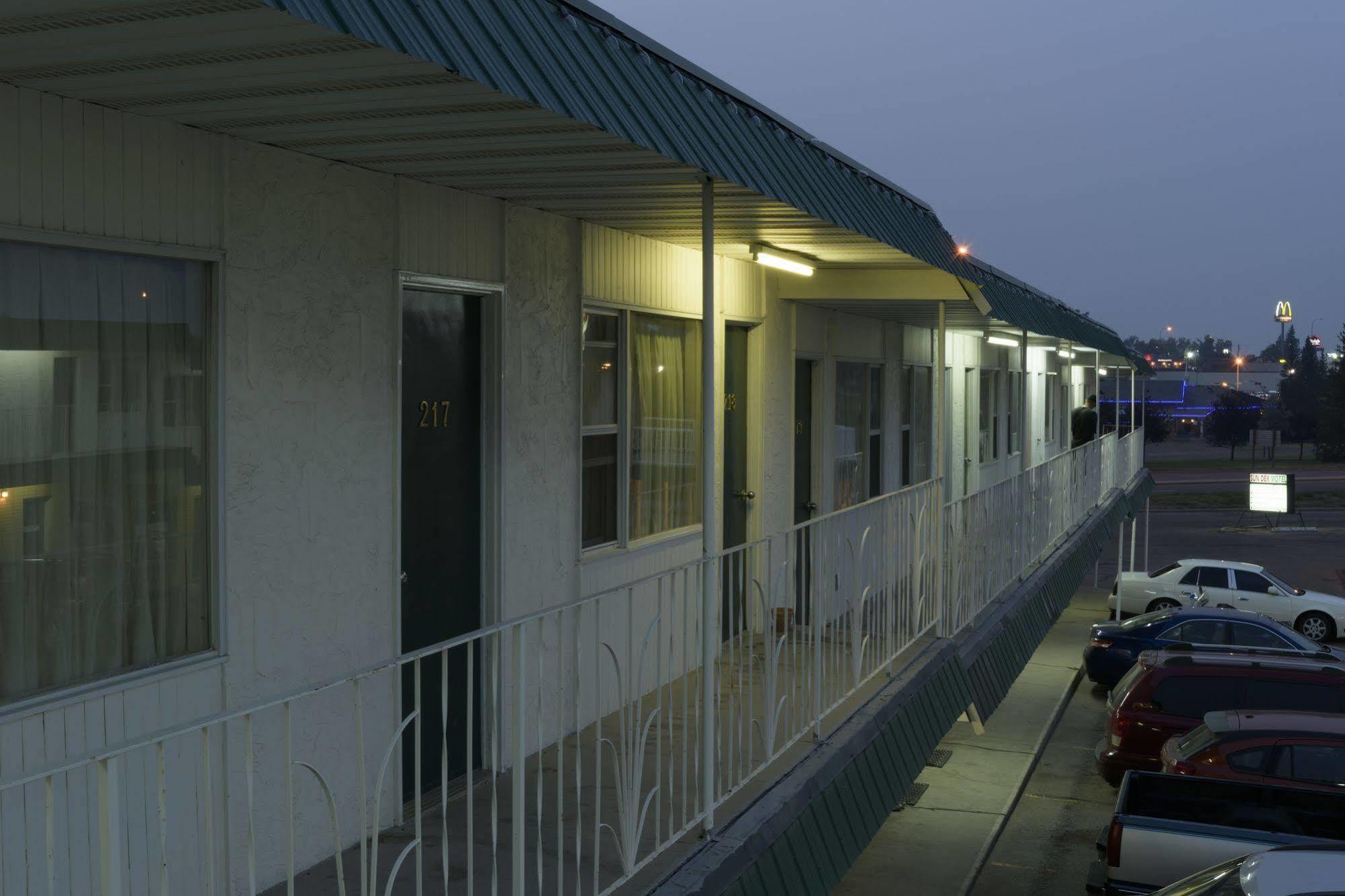 Sun-Dek Motel Medicine Hat Exterior photo