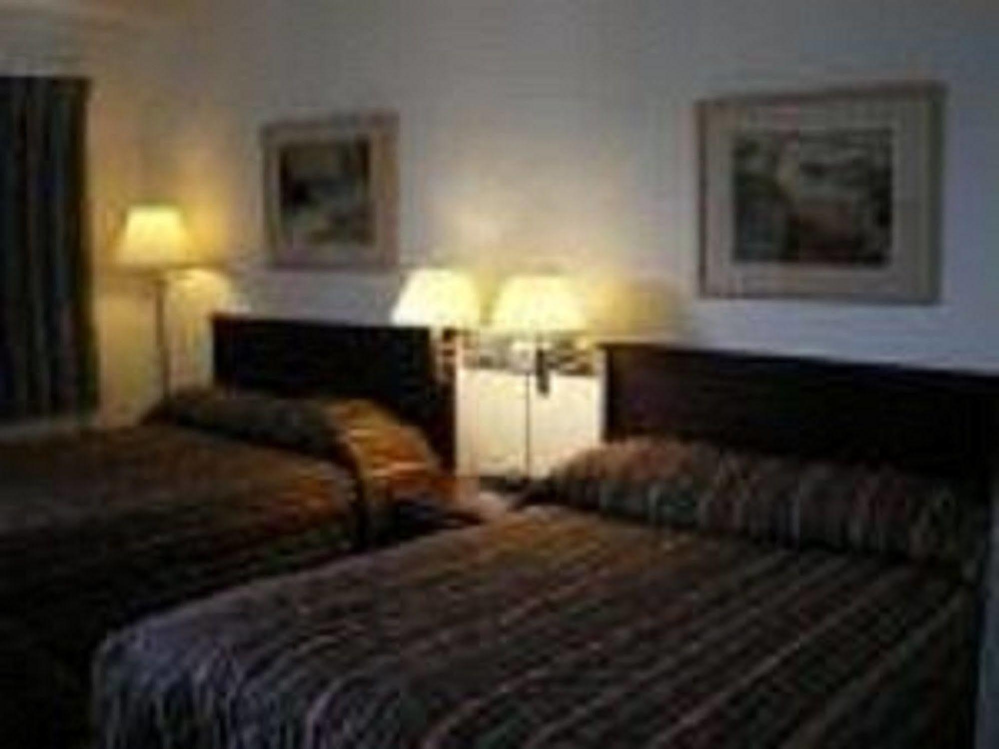 Sun-Dek Motel Medicine Hat Exterior photo