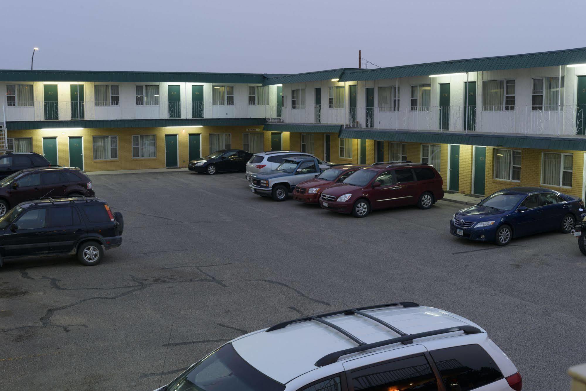 Sun-Dek Motel Medicine Hat Exterior photo
